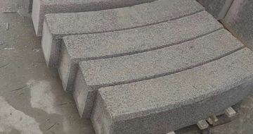 焦作芝麻白弧形路牙石